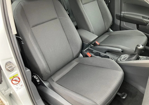 Volkswagen Polo cena 48900 przebieg: 210000, rok produkcji 2019 z Rymanów małe 211